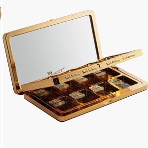 Trish McEvoy double deluxe refillable compact 2 black